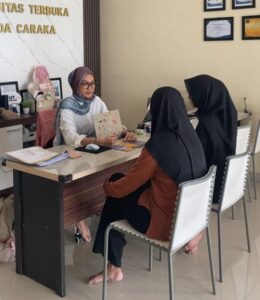 Calon Mahasiswa Mendaftar UT di SALUT KC Purbalingga